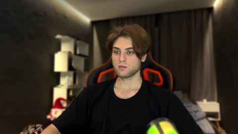 devilnut1 online show from November 10, 2025, 7:07 am