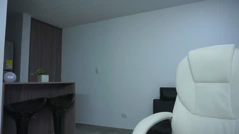 Snapshot of devin_hunter chatting on December 2, 2024, 2:41 pm Devin Hunter online show from December 2, 2024, 2:41 pm