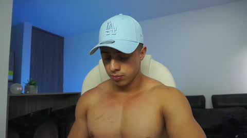Snapshot of devin_hunter chatting on December 5, 2024, 1:38 pm Devin Hunter online show from December 5, 2024, 1:38 pm
