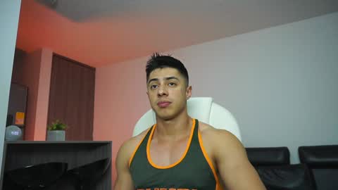 Snapshot of devin_hunter chatting on December 19, 2024, 2:01 am Devin Hunter online show from December 19, 2024, 2:01 am