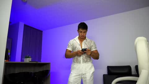Snapshot of devin_hunter chatting on December 28, 2024, 2:54 am Devin Hunter online show from December 28, 2024, 2:54 am