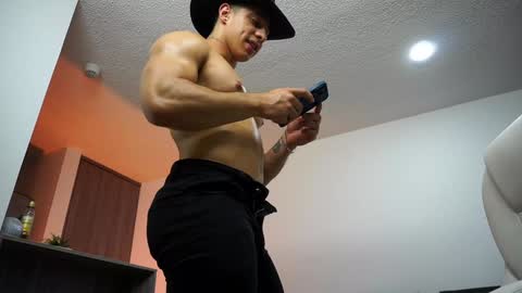 Snapshot of devin_hunter chatting on January 10, 2025, 12:49 am Devin Hunter online show from January 10, 2025, 12:49 am