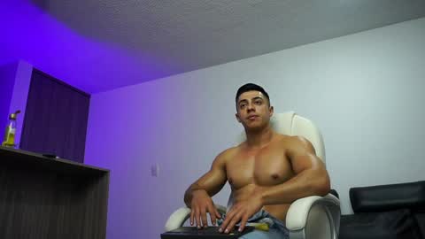 Snapshot of devin_hunter chatting on January 18, 2025, 4:59 am Devin Hunter online show from January 18, 2025, 4:59 am