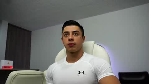 Snapshot of devin_hunter chatting on January 25, 2025, 11:43 pm Devin Hunter online show from January 25, 2025, 11:43 pm