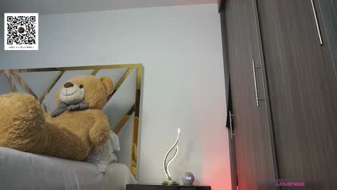 Devin Hunter online show from November 25, 2025, 2:50 pm