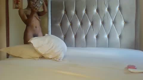 devinegrace7 online show from April 5, 2026, 7:16 am