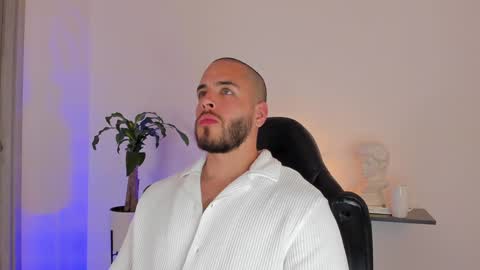 Devon Collins Independent model online show from December 14, 2024, 12:22 am