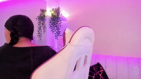 DevoraCook online show from November 6, 2025, 1:45 pm