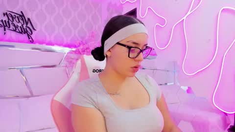 DevoraCook online show from November 13, 2025, 1:54 pm