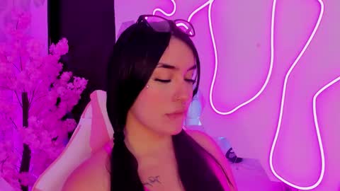 DevoraCook online show from November 22, 2025, 3:11 pm