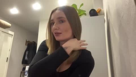 Mira online show from November 20, 2025, 6:18 pm