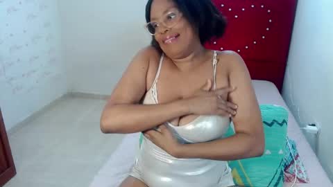 Snapshot of devorasexy2 chatting on April 30, 2026, 10:14 pm Devora.. online show from April 30, 2026, 10:14 pm