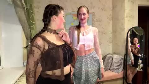 Pippi online show from November 11, 2025, 3:34 pm