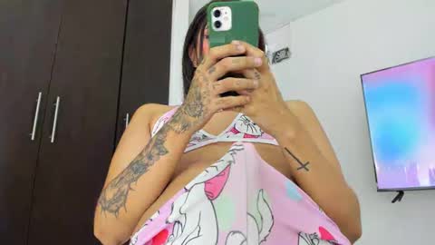 thumb up me please its important online show from December 10, 2024, 6:11 am