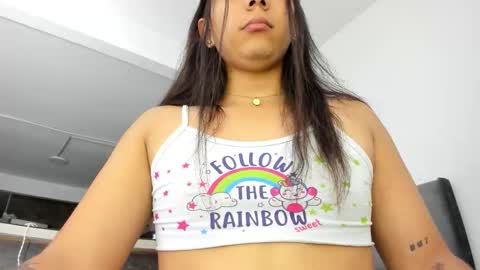 thumb up me please its important online show from November 25, 2025, 9:09 am