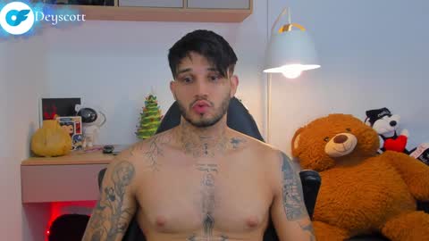 Snapshot of deymon_scott chatting on December 13, 2024, 12:53 am JULIAN online show from December 13, 2024, 12:53 am