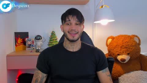 Snapshot of deymon_scott chatting on December 13, 2024, 10:02 pm JULIAN online show from December 13, 2024, 10:02 pm