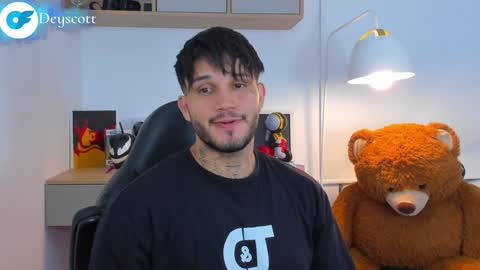 Snapshot of deymon_scott chatting on December 21, 2024, 1:04 am JULIAN online show from December 21, 2024, 1:04 am