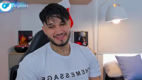 Snapshot of deymon_scott chatting on December 31, 2024, 5:07 pm JULIAN online show from December 31, 2024, 5:07 pm