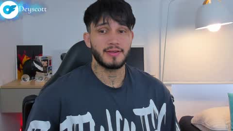 Snapshot of deymon_scott chatting on January 6, 2025, 9:43 pm JULIAN online show from January 6, 2025, 9:43 pm