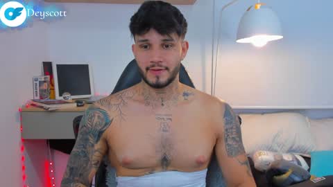 Snapshot of deymon_scott chatting on January 14, 2025, 1:15 am JULIAN online show from January 14, 2025, 1:15 am