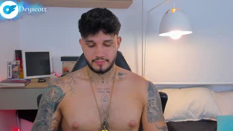 Snapshot of deymon_scott chatting on January 18, 2025, 12:13 am JULIAN online show from January 18, 2025, 12:13 am