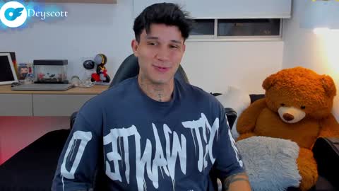 Snapshot of deymon_scott chatting on January 30, 2025, 12:18 am JULIAN online show from January 30, 2025, 12:18 am