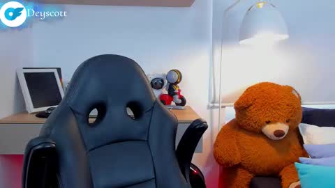 Snapshot of deymon_scott chatting on February 19, 2025, 9:14 pm JULIAN online show from February 19, 2025, 9:14 pm