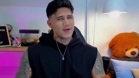 Snapshot of deymon_scott chatting on September 9, 2025, 10:42 pm JULIAN online show from September 9, 2025, 10:42 pm