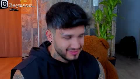 Snapshot of deymon_scott chatting on October 22, 2025, 12:11 am JULIAN online show from October 22, 2025, 12:11 am