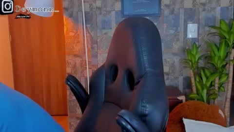 Snapshot of deymon_scott chatting on October 28, 2025, 9:39 pm JULIAN online show from October 28, 2025, 9:39 pm