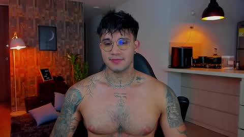 Snapshot of deymon_scott chatting on November 15, 2025, 10:37 pm JULIAN online show from November 15, 2025, 10:37 pm