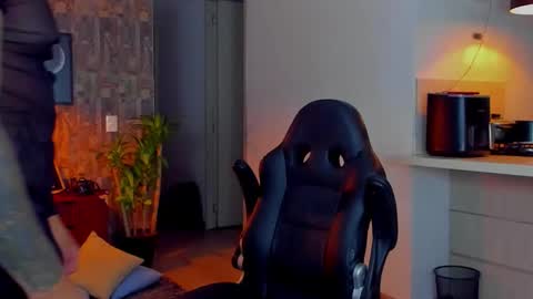 Snapshot of deymon_scott chatting on November 27, 2025, 12:24 am JULIAN online show from November 27, 2025, 12:24 am