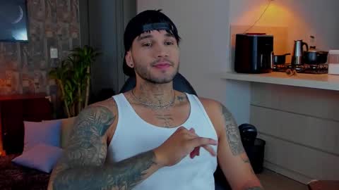 Snapshot of deymon_scott chatting on November 27, 2025, 10:23 pm JULIAN online show from November 27, 2025, 10:23 pm