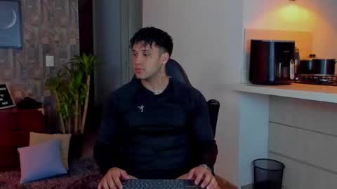 Snapshot of deymon_scott chatting on November 30, 2025, 12:14 am JULIAN online show from November 30, 2025, 12:14 am