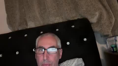 Snapshot of dfraserc chatting on May 27, 2026, 2:30 am dfraserc online show from May 27, 2026, 2:30 am