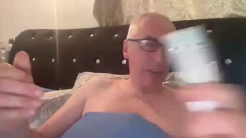 Snapshot of dfraserc chatting on June 9, 2026, 6:03 am dfraserc online show from June 9, 2026, 6:03 am