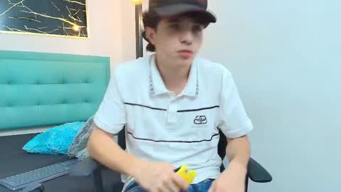   online show from October 22, 2025, 8:30 pm