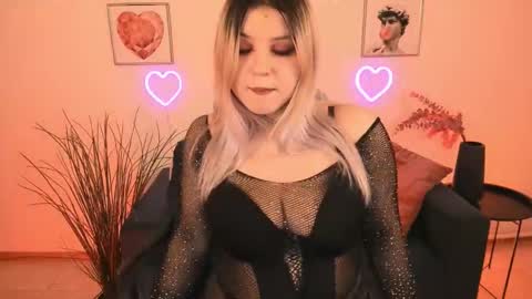 Dia online show from March 3, 2025, 8:11 pm