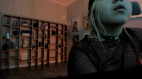 Dia online show from October 24, 2025, 6:43 am