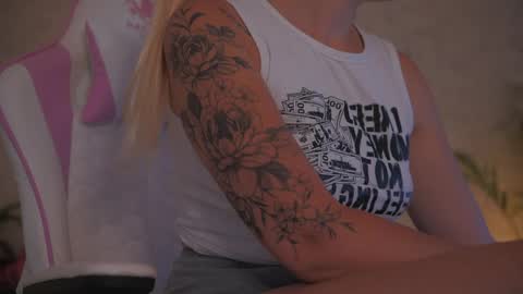 Snapshot of diamond_ava_ chatting on June 6, 2026, 9:36 am Thea online show from June 6, 2026, 9:36 am