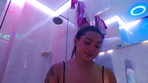 Snapshot of diamond_canela chatting on December 14, 2024, 8:45 am diamond_canela online show from December 14, 2024, 8:45 am