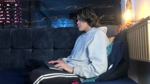 diamond_twink online show from November 5, 2025, 4:01 am