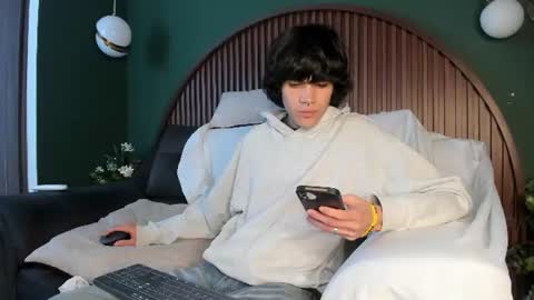 Snapshot of diamond_twink chatting on July 15, 2026, 5:34 am diamond_twink online show from July 15, 2026, 5:34 am