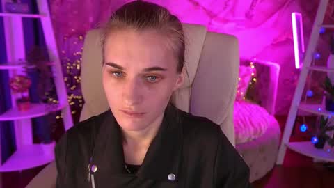 DiamondNina online show from January 7, 2026, 7:22 am