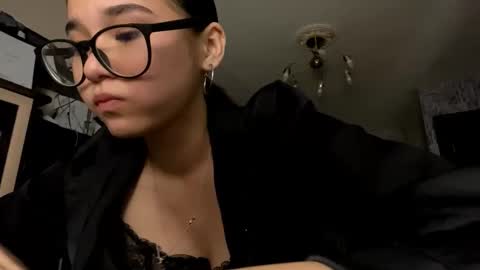 Julia online show from February 10, 2026, 1:26 pm