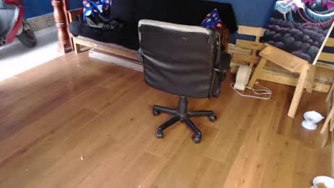 diana online show from March 9, 2025, 4:33 pm