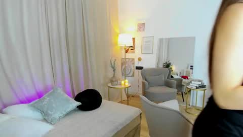 Diana online show from March 8, 2026, 7:12 am