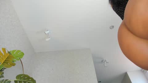 dianac1998 online show from April 4, 2026, 5:43 pm