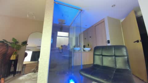 dianac1998 online show from April 7, 2026, 5:24 pm